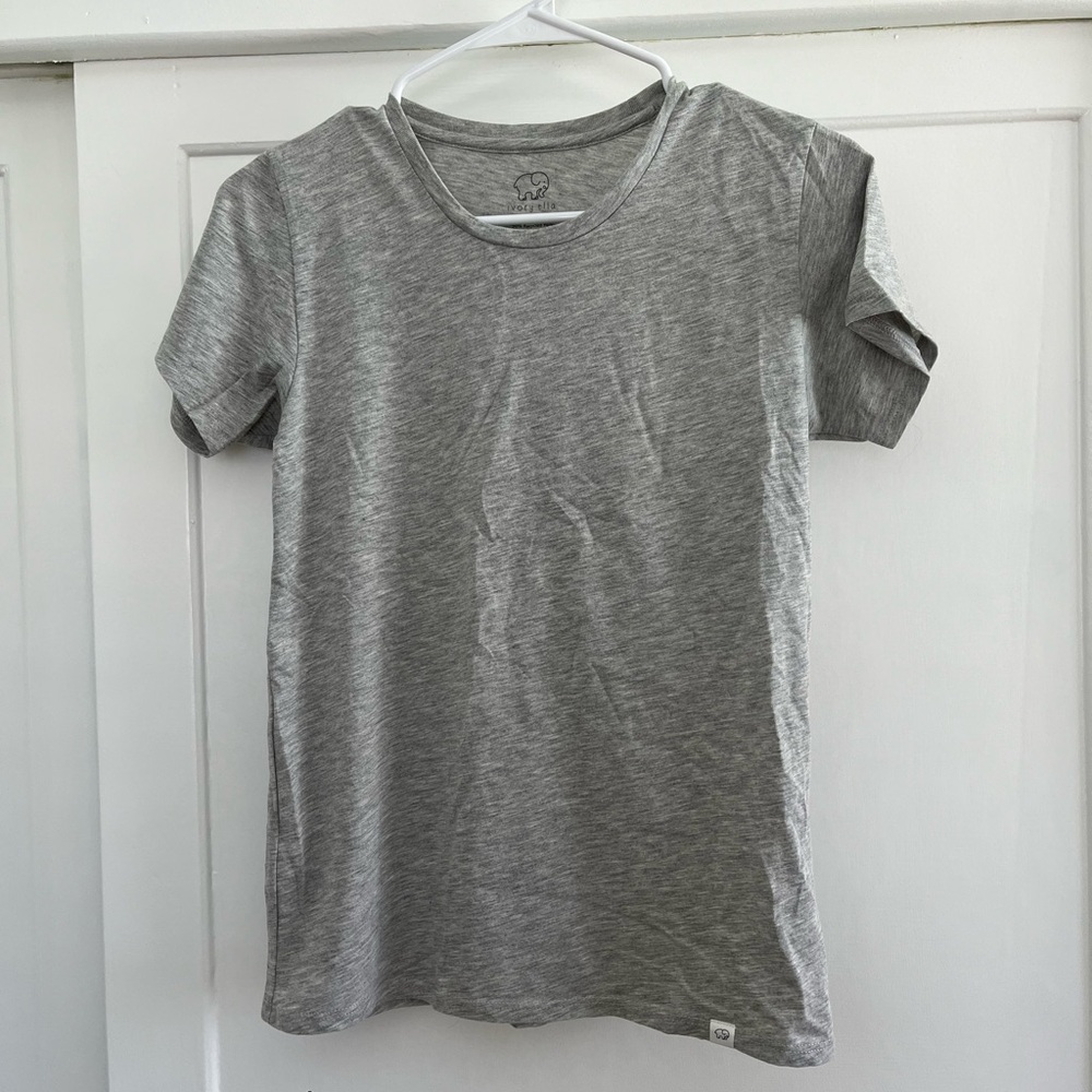 Ivory Ella Grey Short-Sleeved Tee